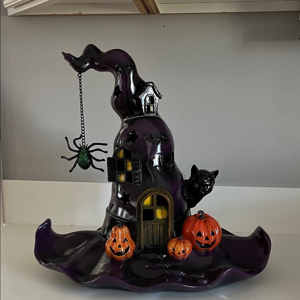 Halloween Witch Hat Decoration with Pumpkins
